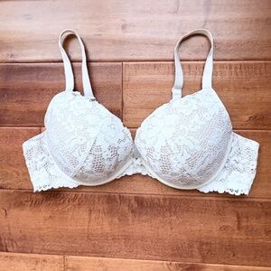 Torrid‎ Plunge Push-Up Bra 40C Lace-Overlay Beige